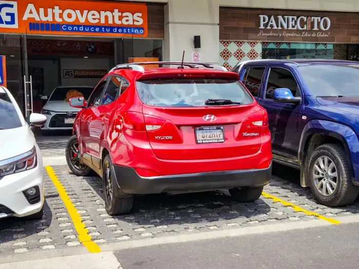 2012 Hyundai TUCSON GLS 4X2 — 4