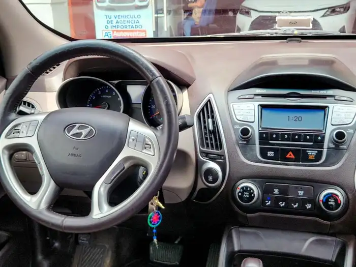 2012 Hyundai TUCSON GLS 4X2 — 10