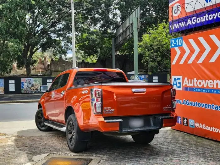 2024 Isuzu D-MAX RG 4X4 DE AGENCIA — 6