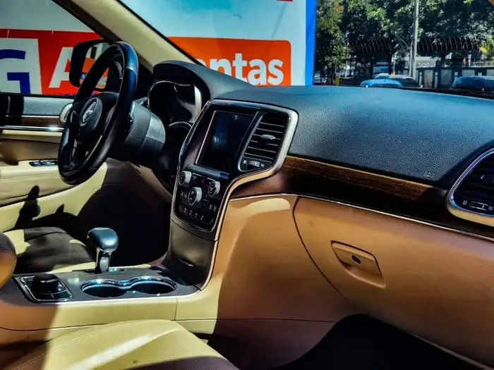 2015 Jeep GRAND CHEROKEE LIMITED 4WD — 9