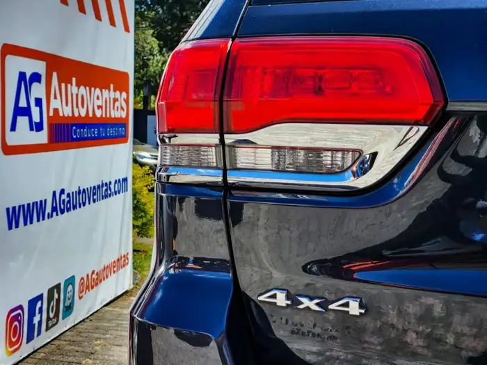 2015 Jeep GRAND CHEROKEE LIMITED 4WD — 10