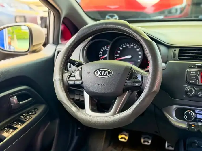 2013 Kia RIO EX MECÁNICO DE AGENCIA — 10