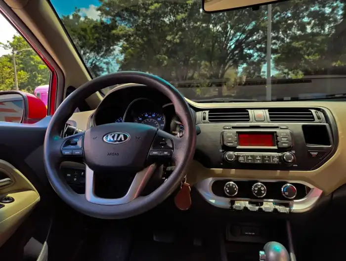 2014 Kia RIO LX — 10
