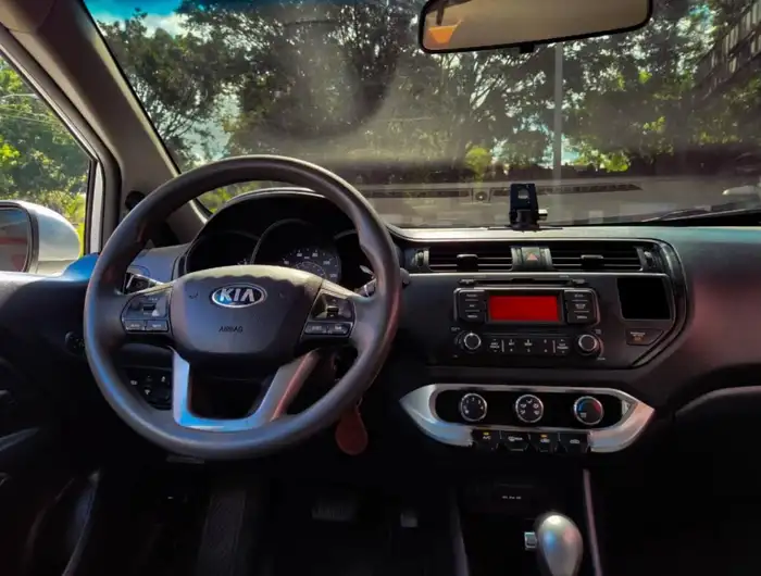 2014 Kia RIO LX — 10