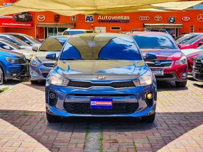 2018 Kia RIO LX MECÁNICO DE AGENCIA