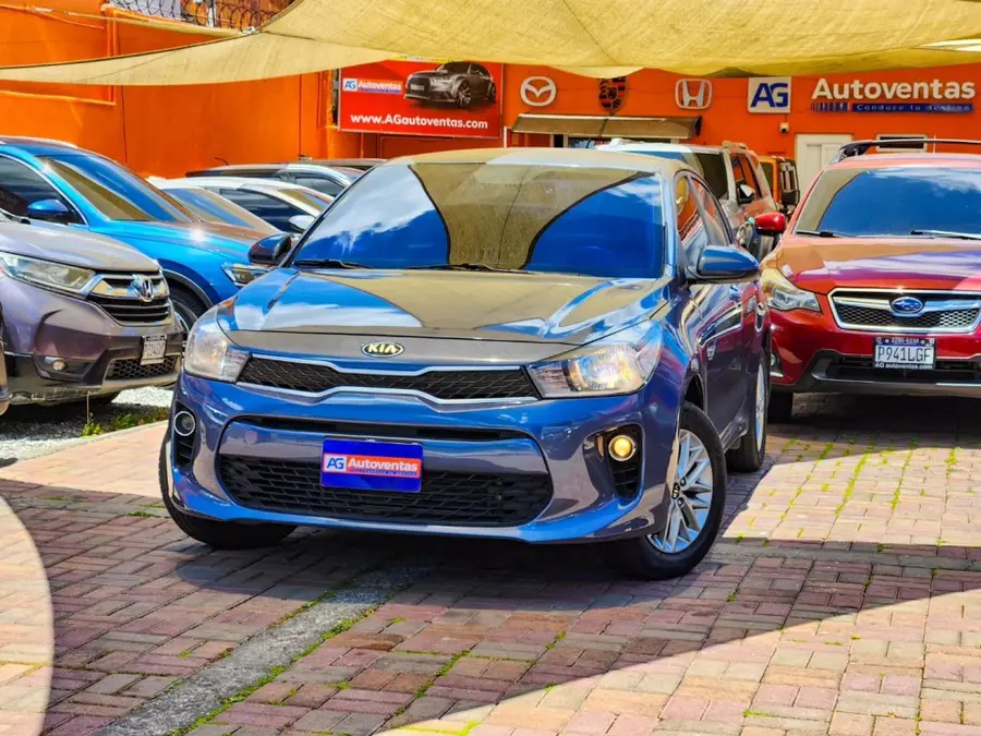 2018 Kia RIO LX MECÁNICO DE AGENCIA — 2