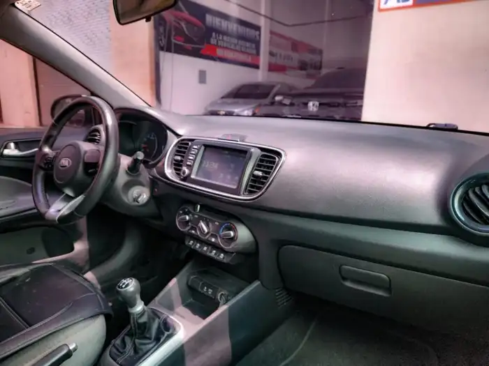 2020 Kia SOLUTO MECÁNICO DE AGENCIA — 9