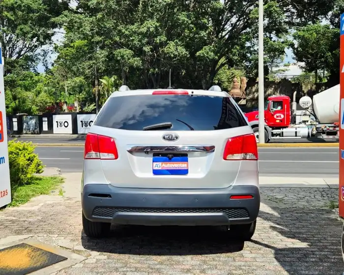 2012 Kia SORENTO LX 4X2 — 5