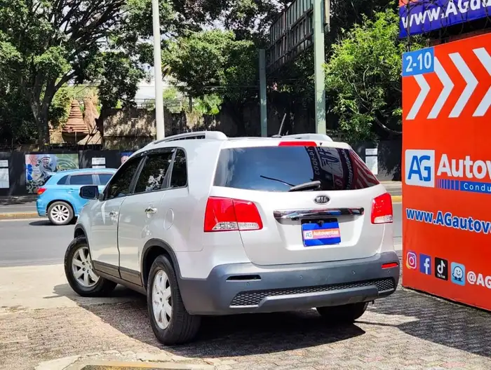 2012 Kia SORENTO LX 4X2 — 6