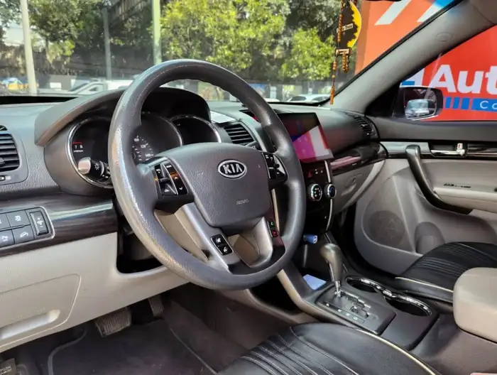 2012 Kia SORENTO LX 4X2 — 7