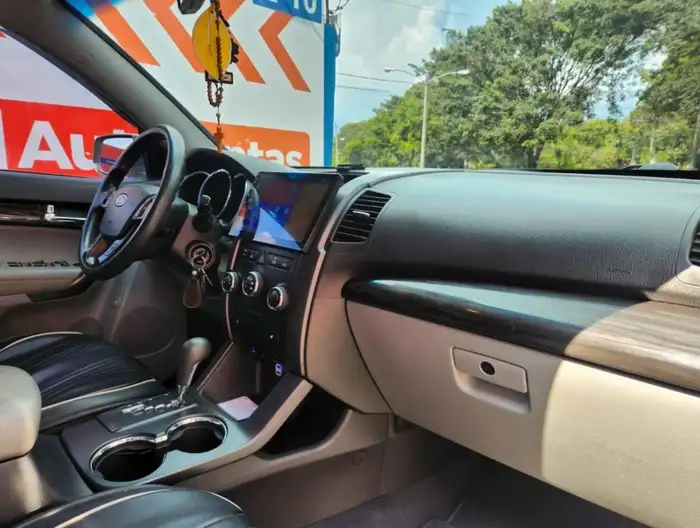 2012 Kia SORENTO LX 4X2 — 9