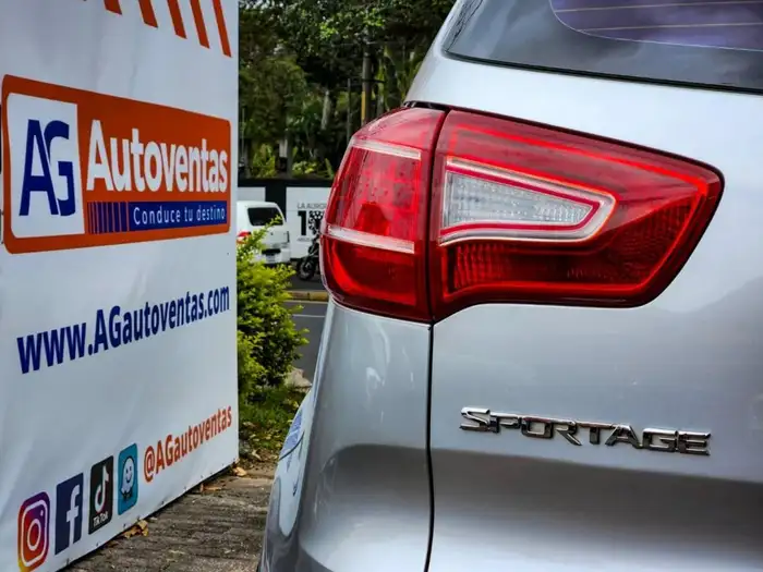2011 Kia SPORTAGE LX 2WD — 10