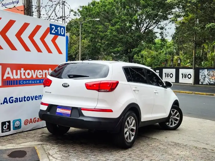 2015 Kia SPORTAGE LX 2WD — 4