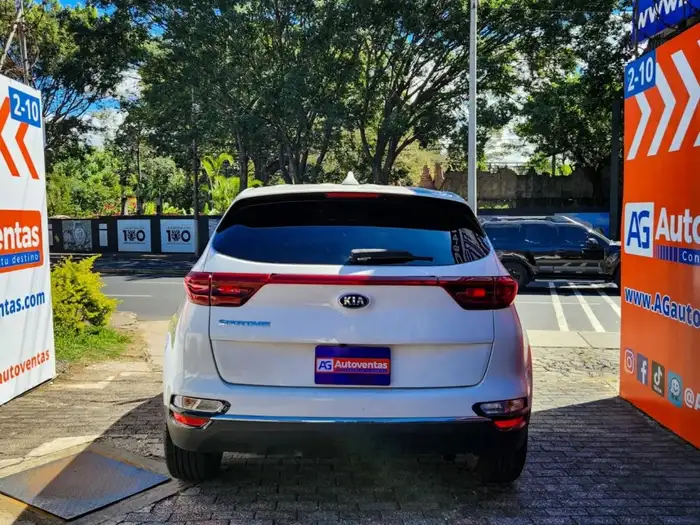 2020 Kia SPORTAGE LX AWD — 5