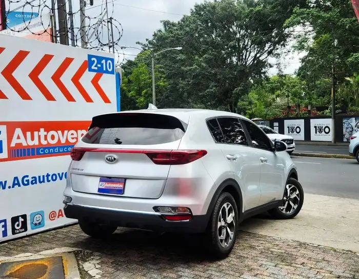2021 Kia SPORTAGE LX FWD — 4