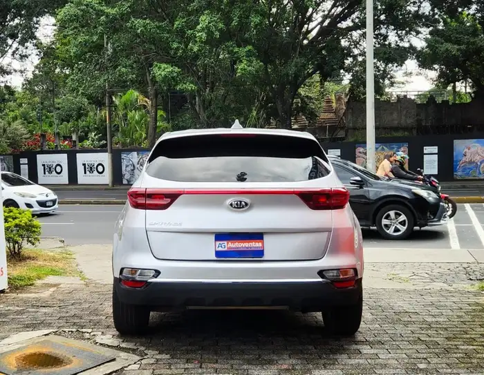 2021 Kia SPORTAGE LX FWD — 5