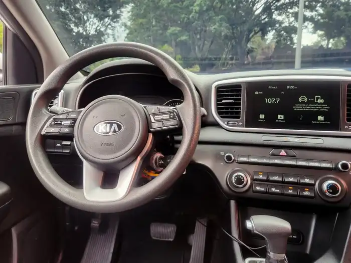 2021 Kia SPORTAGE LX FWD — 10