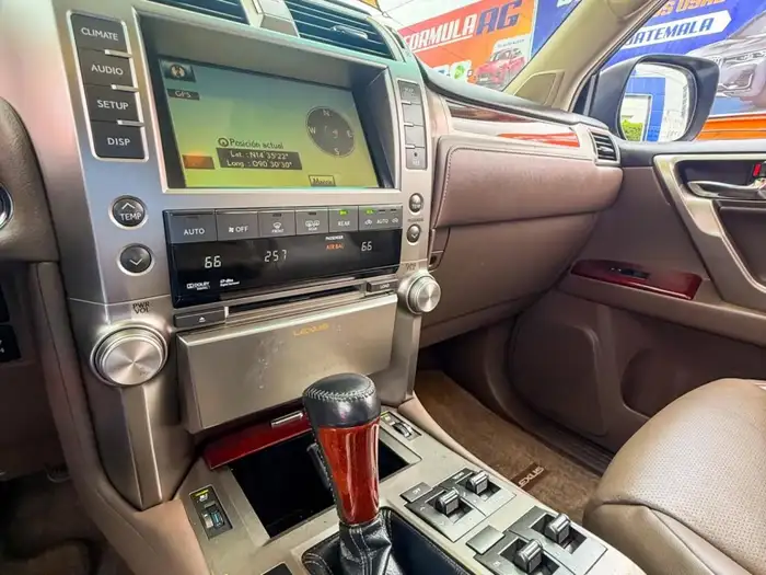 2010 Lexus GX460 V8 — 10