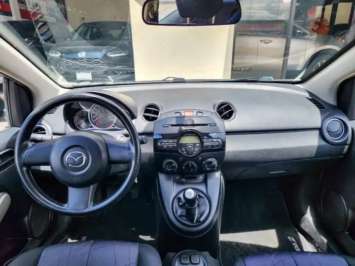 2013 Mazda 2 MECÁNICO — 8