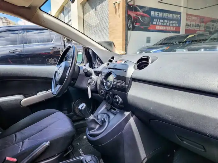 2013 Mazda 2 MECÁNICO — 9