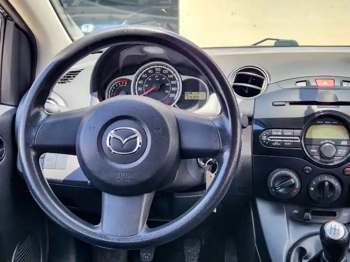 2013 Mazda 2 MECÁNICO — 10
