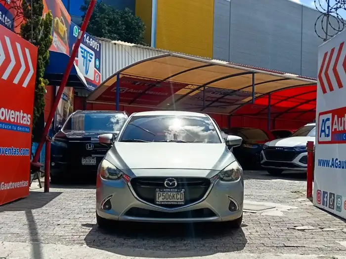 2018 Mazda 2 SEDAN MECANICO DE AGENCIA — 2