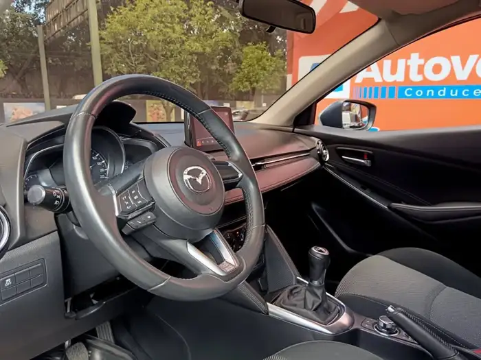 2018 Mazda 2 SEDAN MECANICO DE AGENCIA — 7