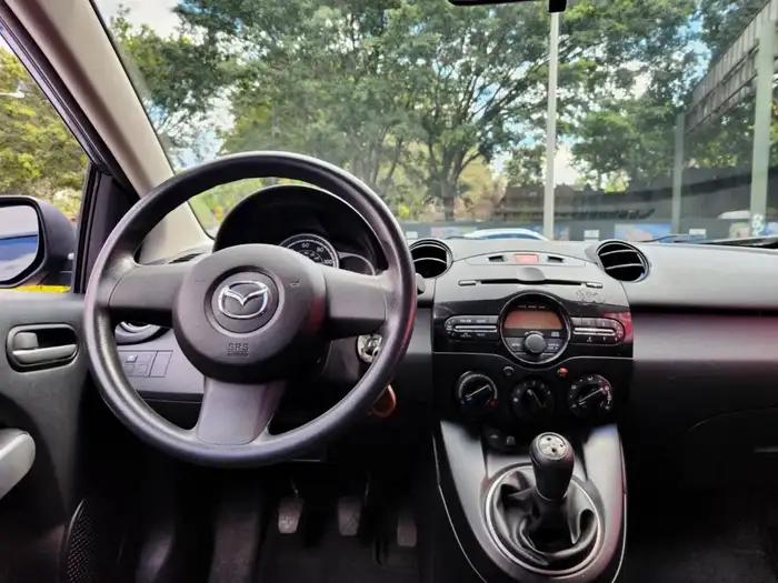 2014 Mazda 2 SPORT MECANICO — 10