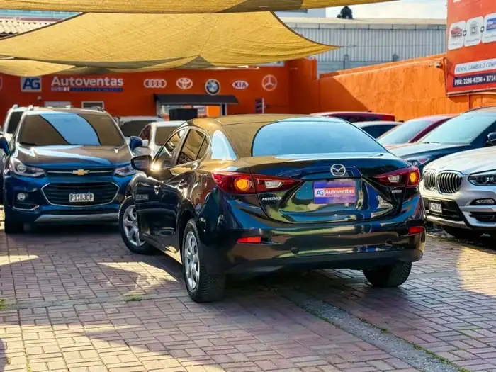 2018 Mazda 3 i SPORT — 4