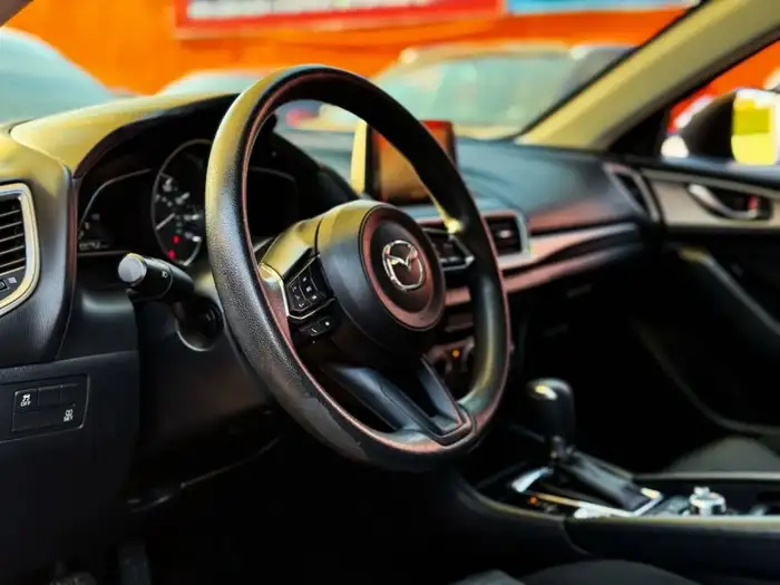 2018 Mazda 3 i SPORT — 7