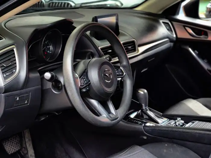 2018 Mazda 3 i SPORT — 7
