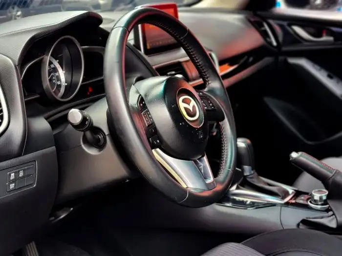 2016 Mazda 3 TOURING — 7