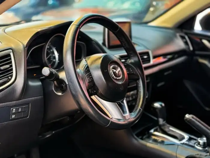 2015 Mazda 3 TOURING S — 7