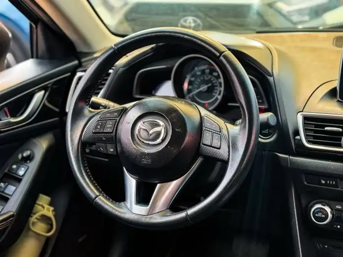 2015 Mazda 3 TOURING S — 10