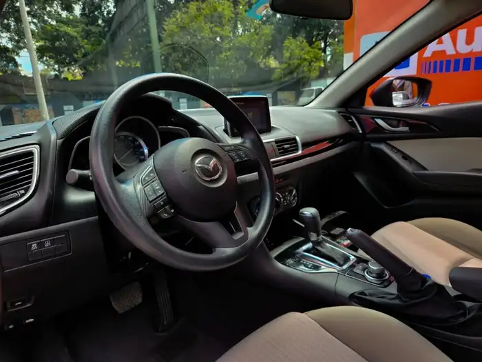 2016 Mazda 3i SPORT — 7