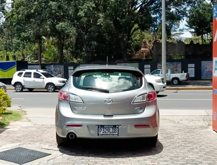 2012 Mazda 3i TOURING — 5