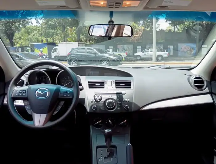 2012 Mazda 3i TOURING — 8