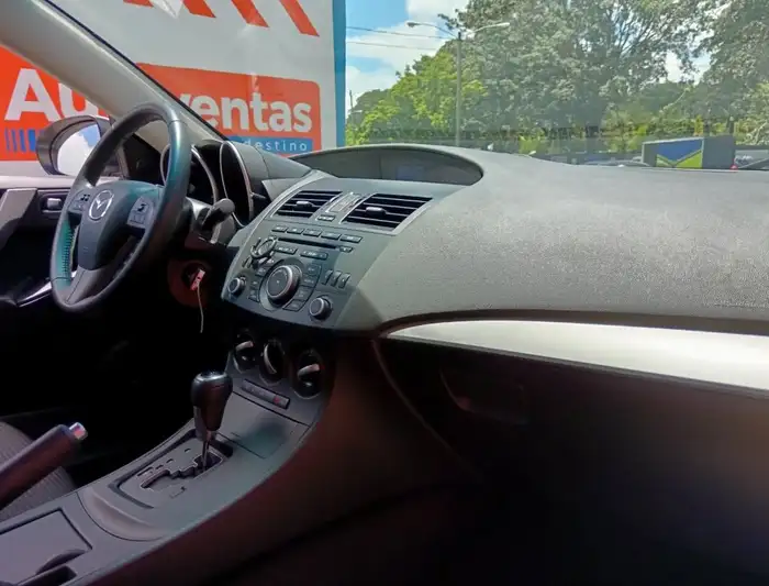 2012 Mazda 3i TOURING — 9