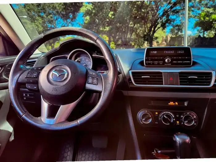 2014 Mazda 3i TOURING — 10