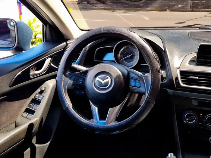 2014 Mazda 3i TOURING — 10