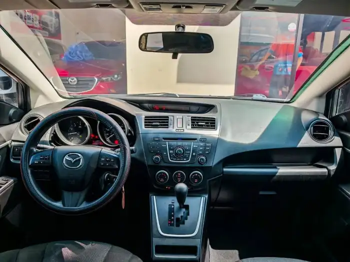 2015 Mazda 5 SPORT — 8