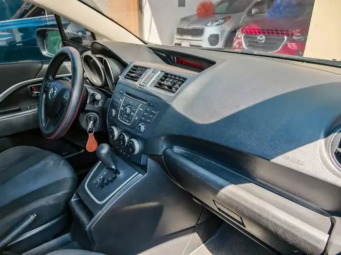 2015 Mazda 5 SPORT — 9