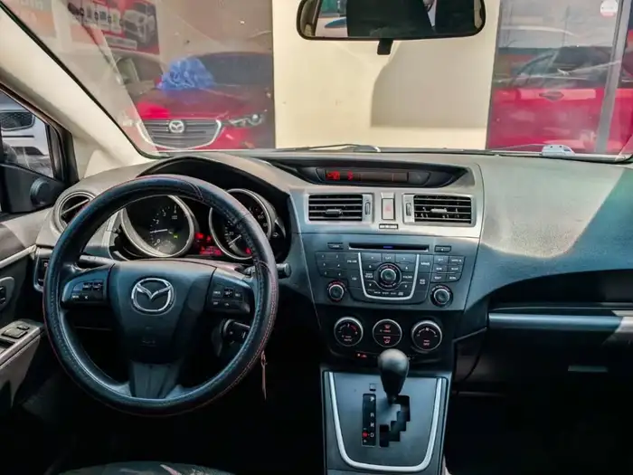 2015 Mazda 5 SPORT — 10