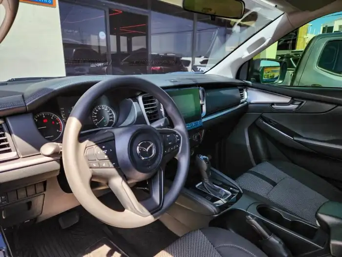 2024 Mazda BT-50 4X4 DE AGENCIA — 7