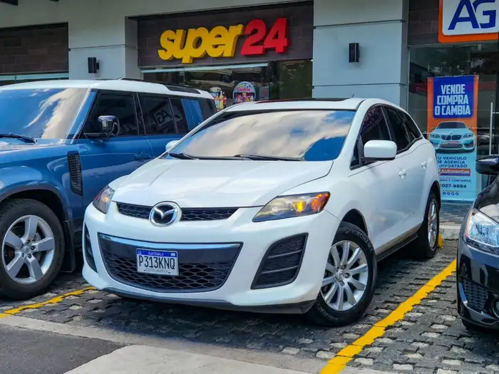2011 Mazda CX7 i TOURING — 2