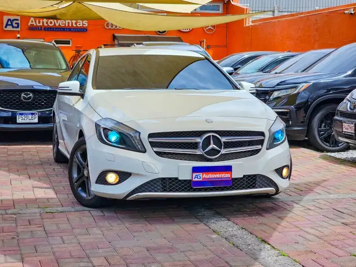 2015 Mercedes-Benz BENZ A200 DE AGENCIA — 3