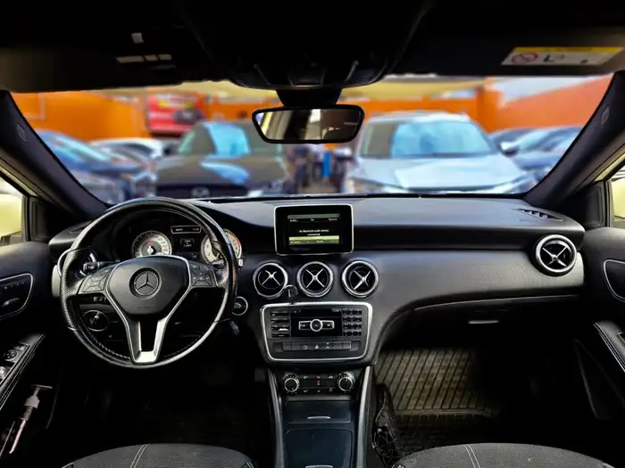 2015 Mercedes-Benz BENZ A200 DE AGENCIA — 8