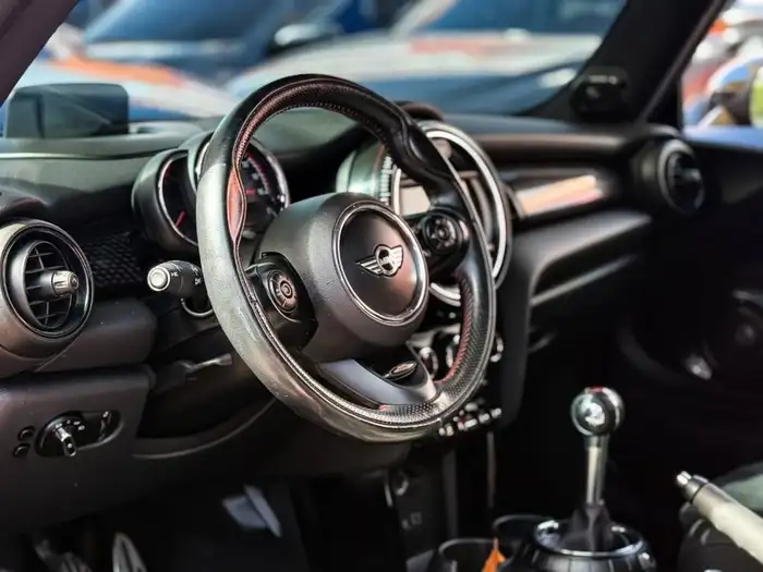 2017 Mini JHON COOPER WORKS MECÁNICO — 7