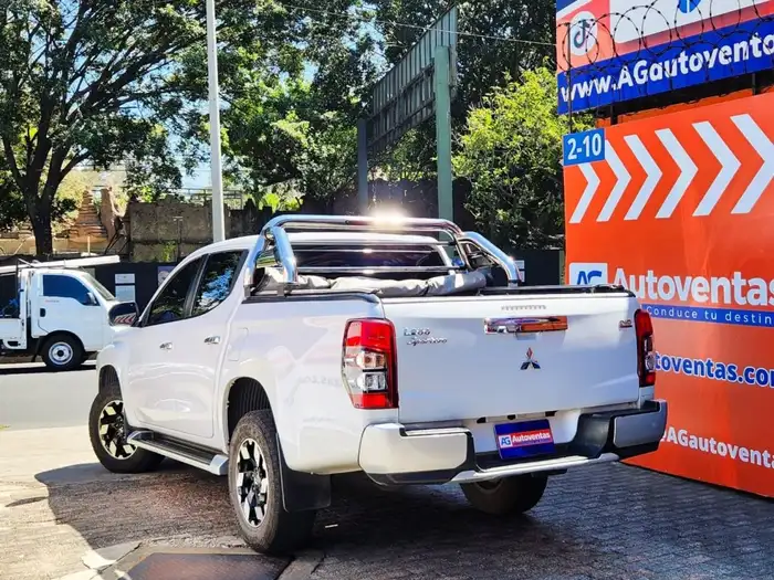 2022 Mitsubishi L200 GLS 4WD DE AGENCIA — 6