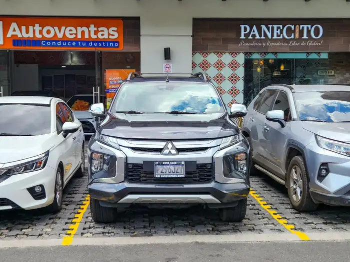 2021 Mitsubishi L200 GLS HIGH POWER 4WD DE AGENCIA — 11